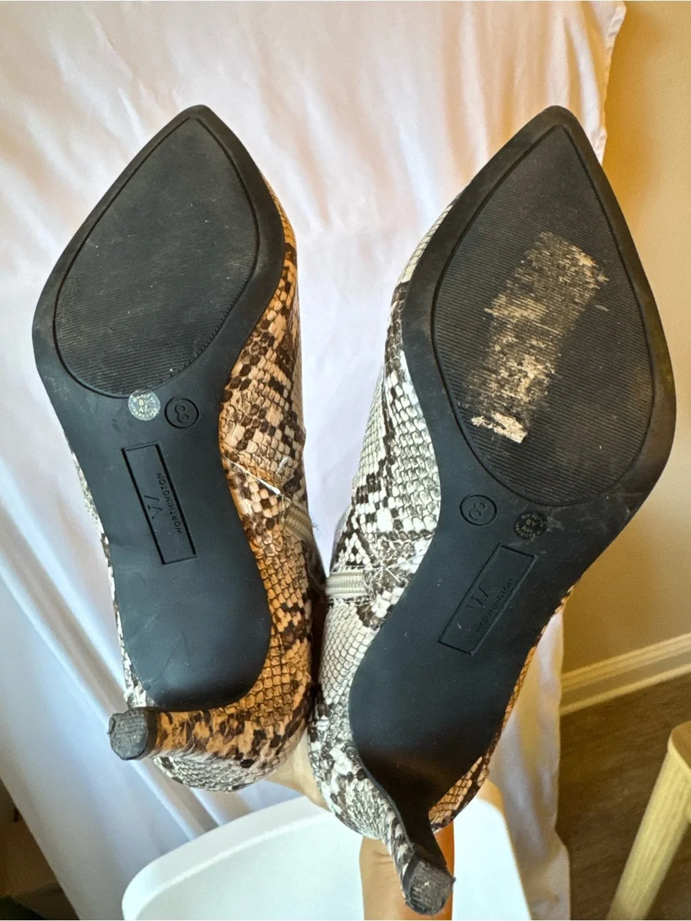 Snake Print Knee High Boots Pointed Toe Stiletto Size 8 Like New